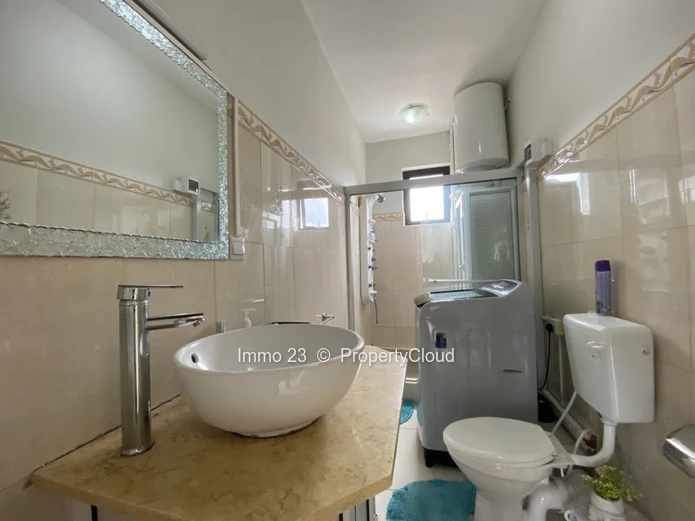 Well maintained apartment