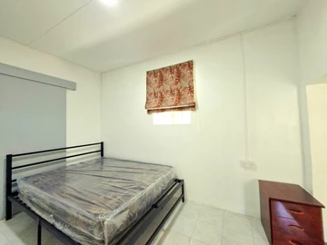 6 Bedroom House