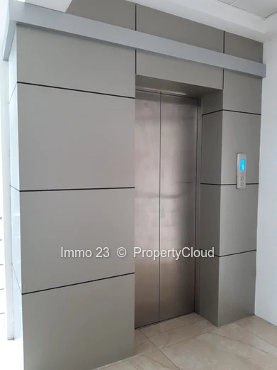 Office of 3700 Square Feet on the Ground Floor