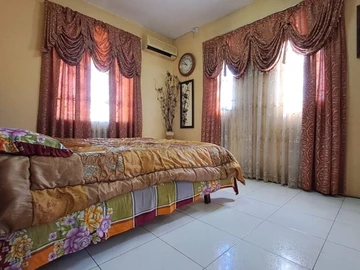 5 Bedroom Apartment