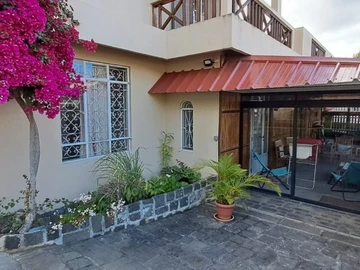 6 Bedroom House