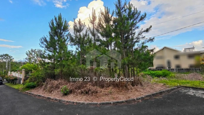 Plot of land at Pinewood Gardens