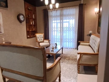 6 Bedroom House