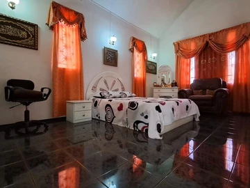 5 Bedroom Apartment
