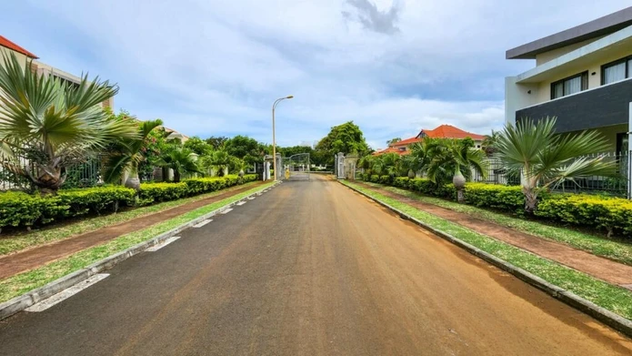 Plot of land for sale in Emerald Park Gated