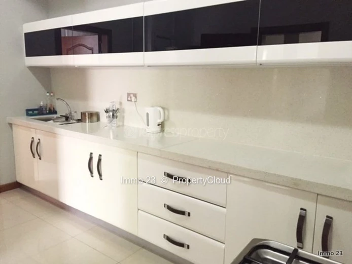 Apartment – 3 Bedrooms – 1500 ft²