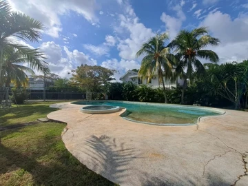 4 Bedroom Townhouse, Duplex