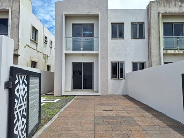 2 Bedroom Townhouse, Duplex