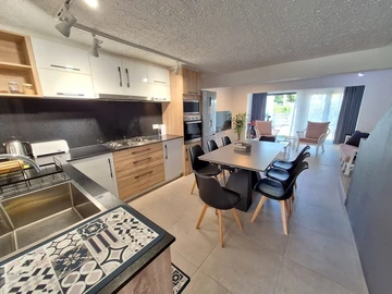 3 Bedroom Townhouse, Duplex