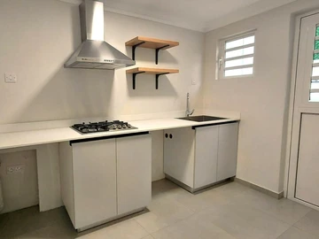 6 Bedroom House