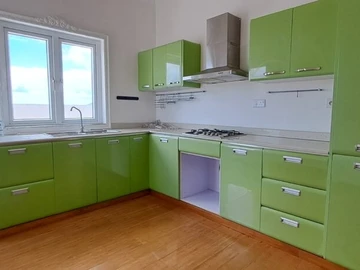 5 Bedroom Apartment