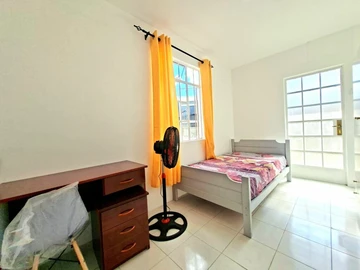 6 Bedroom House
