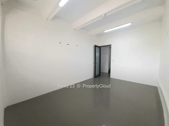 Deux petits bureaux de 17 mètres carrés