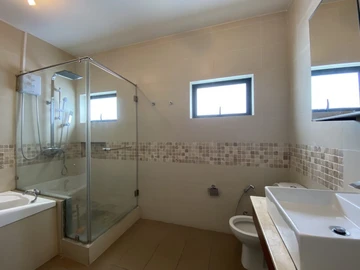 4 Bedroom Apartment