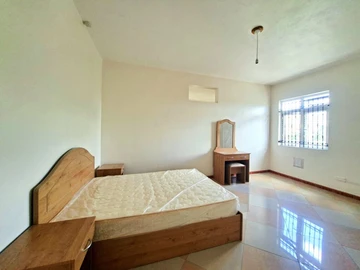 6 Bedroom House