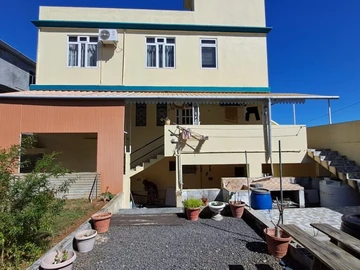5 Bedroom Apartment