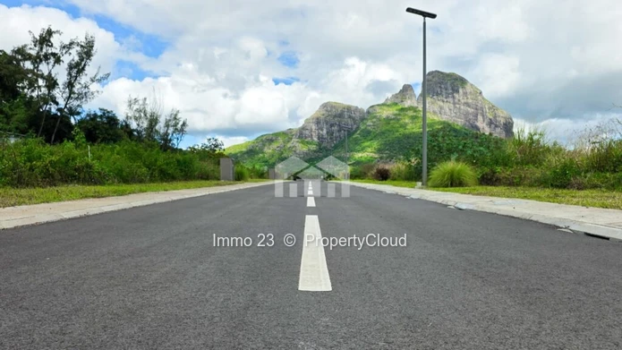Terrain au Lotissement Pierrefonds Gated Community