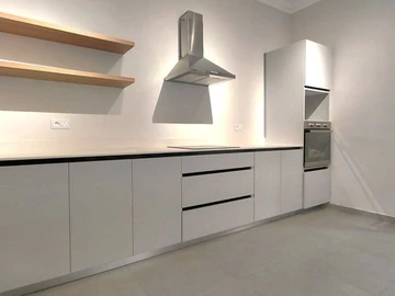 6 Bedroom House