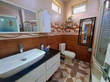 6 Bedroom House