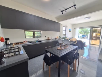 2 Bedroom Townhouse, Duplex