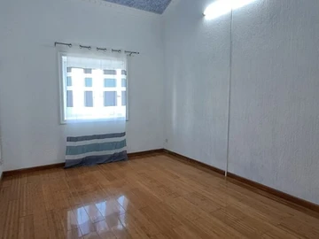 5 Bedroom Apartment
