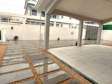 6 Bedroom House