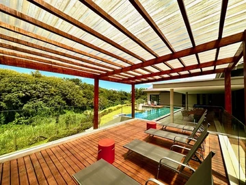 6 Bedroom House