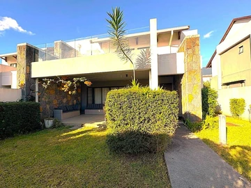 4 Bedroom Townhouse, Duplex