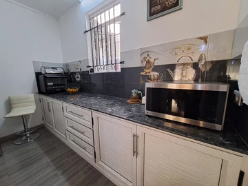 6 Bedroom House